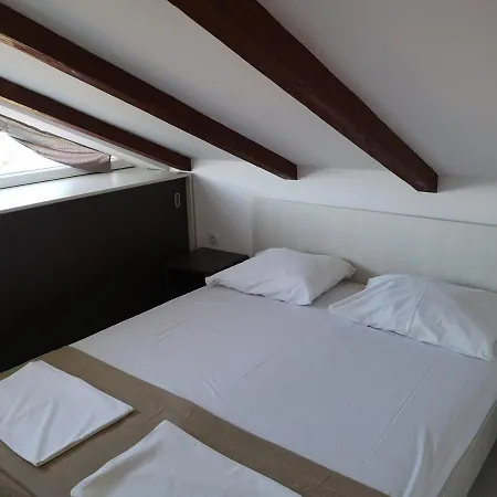 Apartment With A Parking Space Lopar, Rab - 16680 Lopar