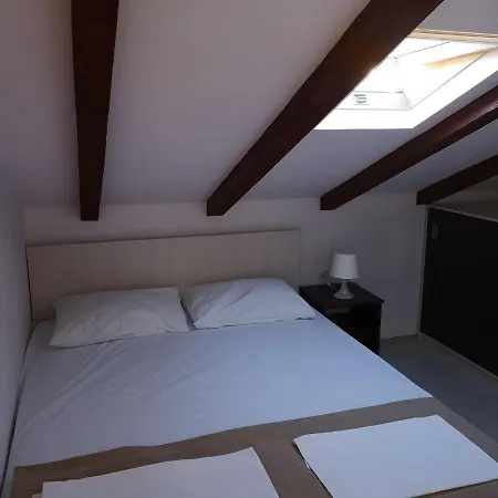 Apartman With Parking Space Lopar, Rab - 16680 *