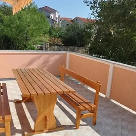 Apartment With A Parking Space Lopar, Rab - 16680 *