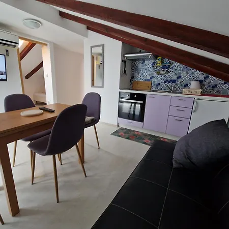 Apartment With A Parking Space Lopar, Rab - 16680
